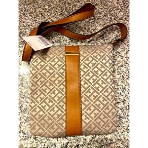 NWT Tommy Hilfiger strap purse